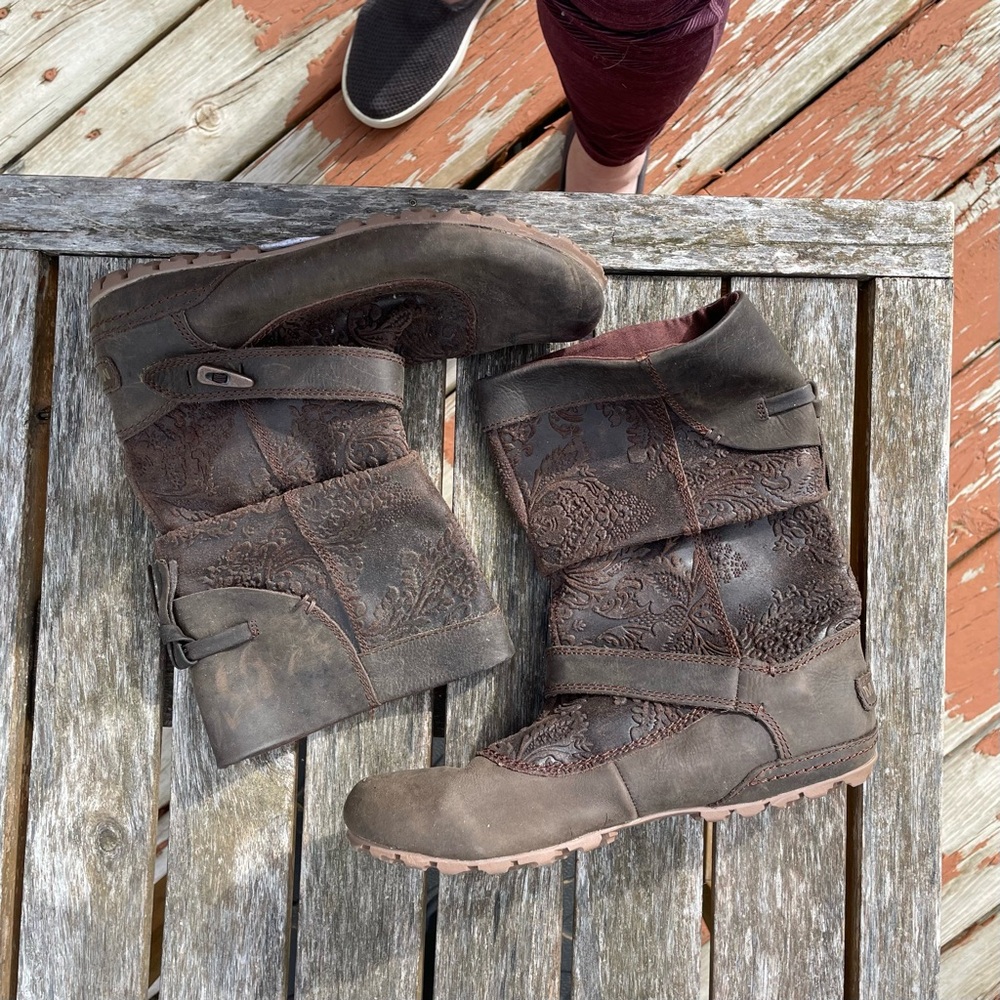 Merrell Haven Pull On Slouch Embossed - image 1